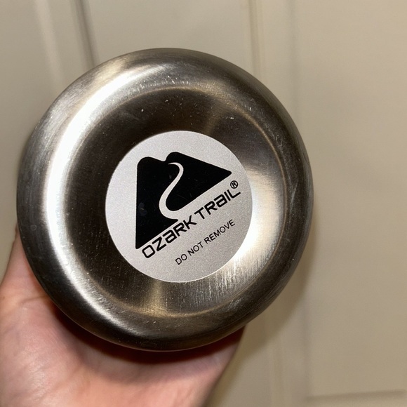 Ozark Trail 20oz Double wall vacuum sealed stainless steel bottle - Picture 3 of 6